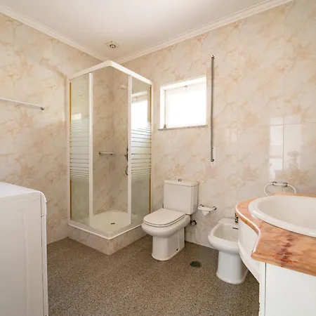 בית נופש Marinhas - Moradia V4 Com Piscina Junto A By House And People אספוסנדה