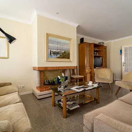 Marinhas - Moradia V4 Com Piscina Junto A By House And People בית נופש