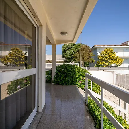 בית נופש Marinhas - Moradia V4 Com Piscina Junto A By House And People אספוסנדה