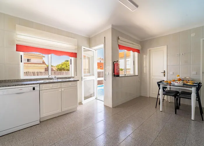 Marinhas - Moradia V4 Com Piscina Junto à By House&people Casa de Férias *