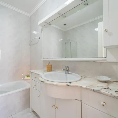 Marinhas - Moradia V4 Com Piscina Junto à By House&people *