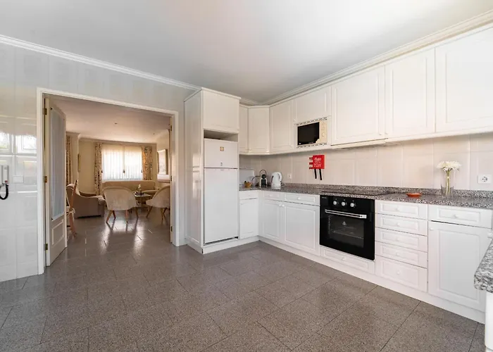 Marinhas - Moradia V4 Com Piscina Junto A By House And People Esposende